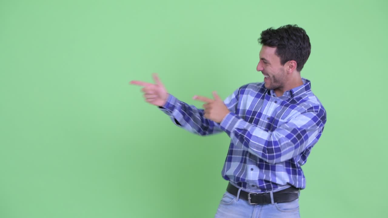 joven y guapo hombre hispano