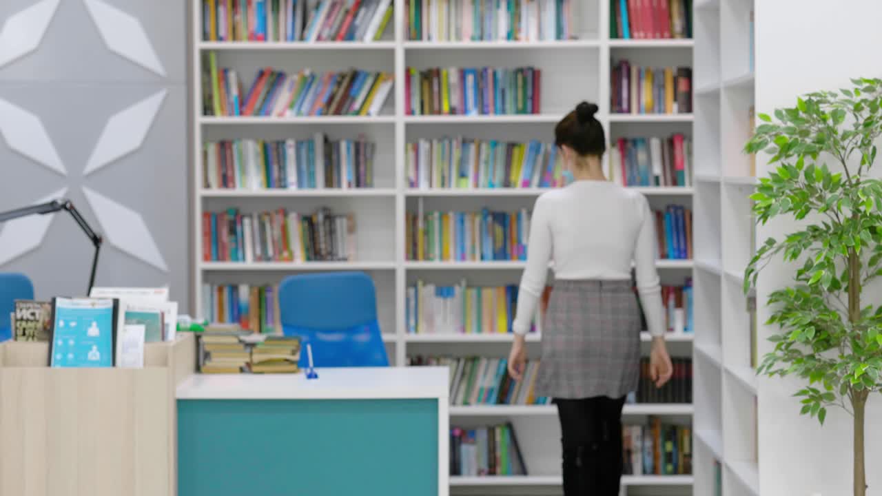 Distanziamento sociale in biblioteca
