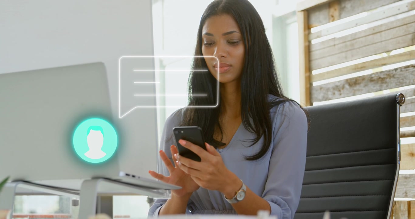 Animación de empresaria usando smartphone sobre empresaria digital usando auriculares telefónicos