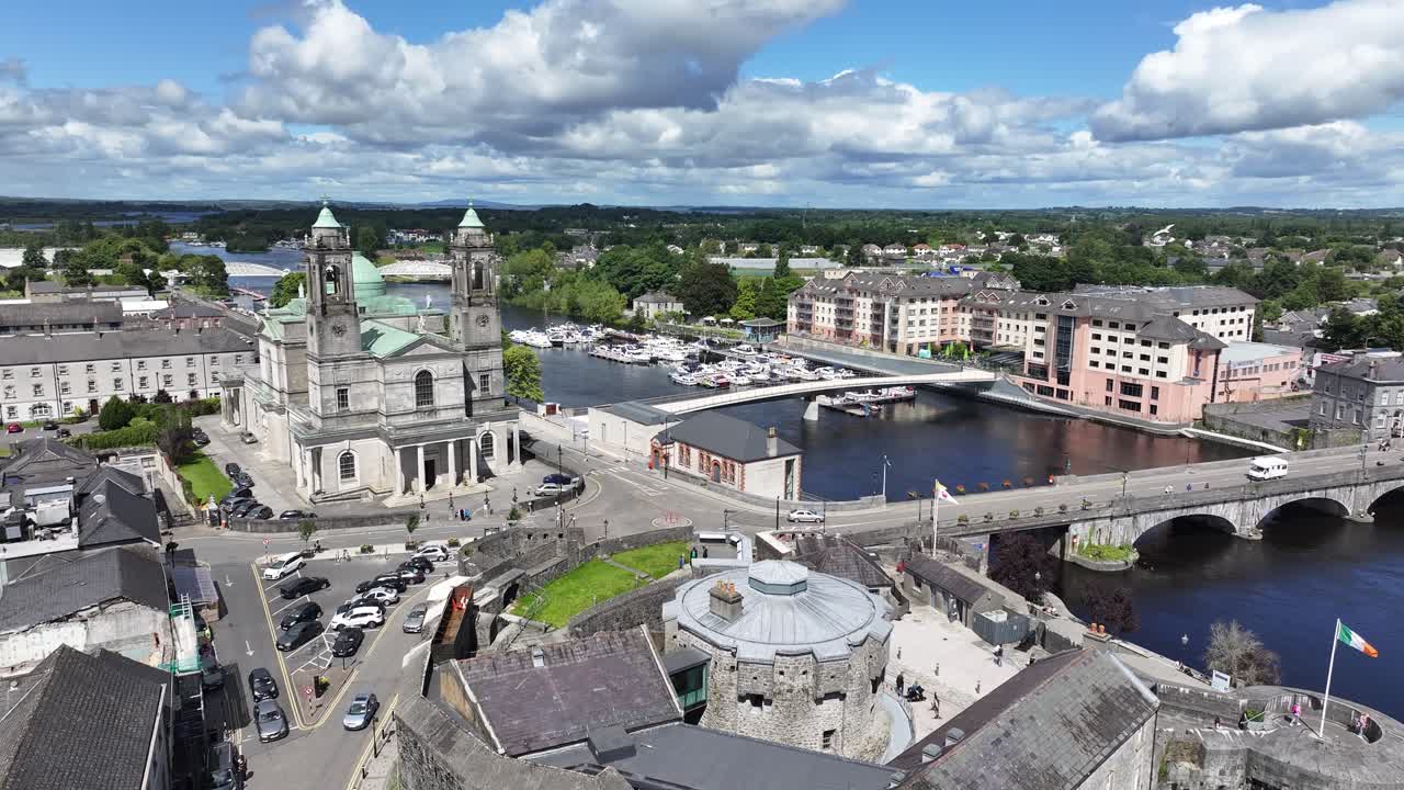 유럽 강의 영화적인 공기