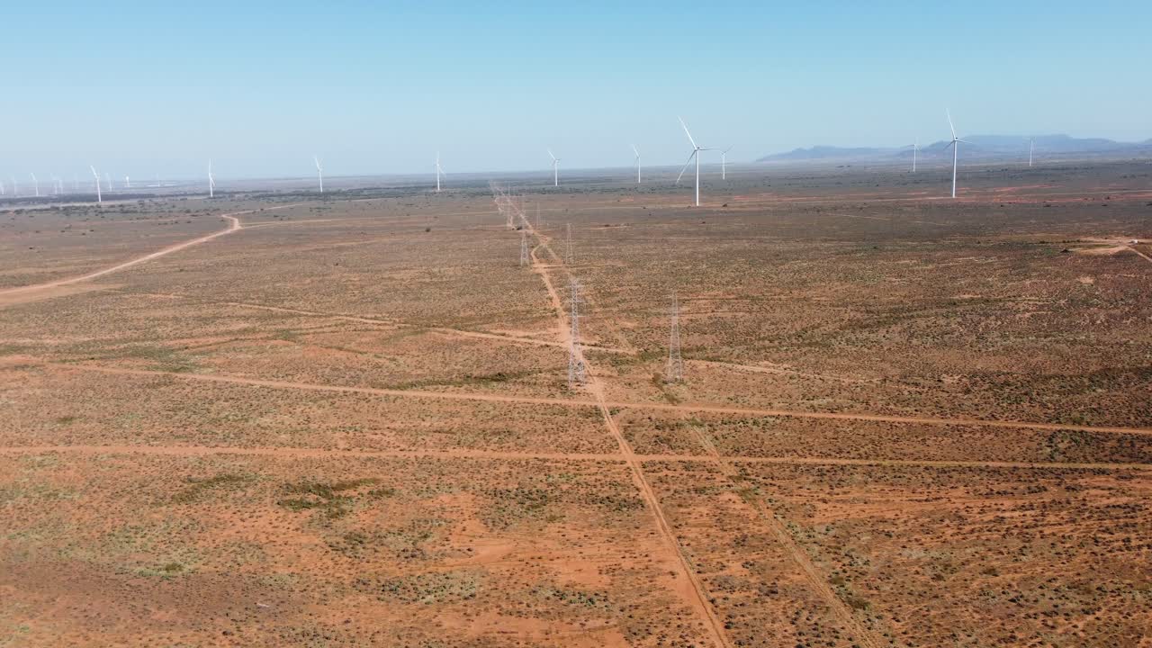 drone aéreo toma escénica del paisaje líneas eléctricas turbinas eólicas energía solar parque seco interior terreno puerto augusta viajes turismo adelaida sur de australia 4k