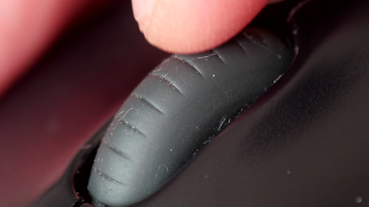 컴퓨터 마우스에서 롤러를 사용하여 매크로