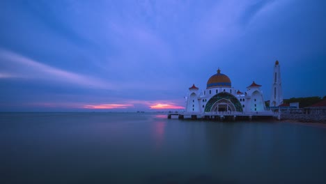 tl hermosa puesta de sol en el estrecho de melaka mezquita flotante