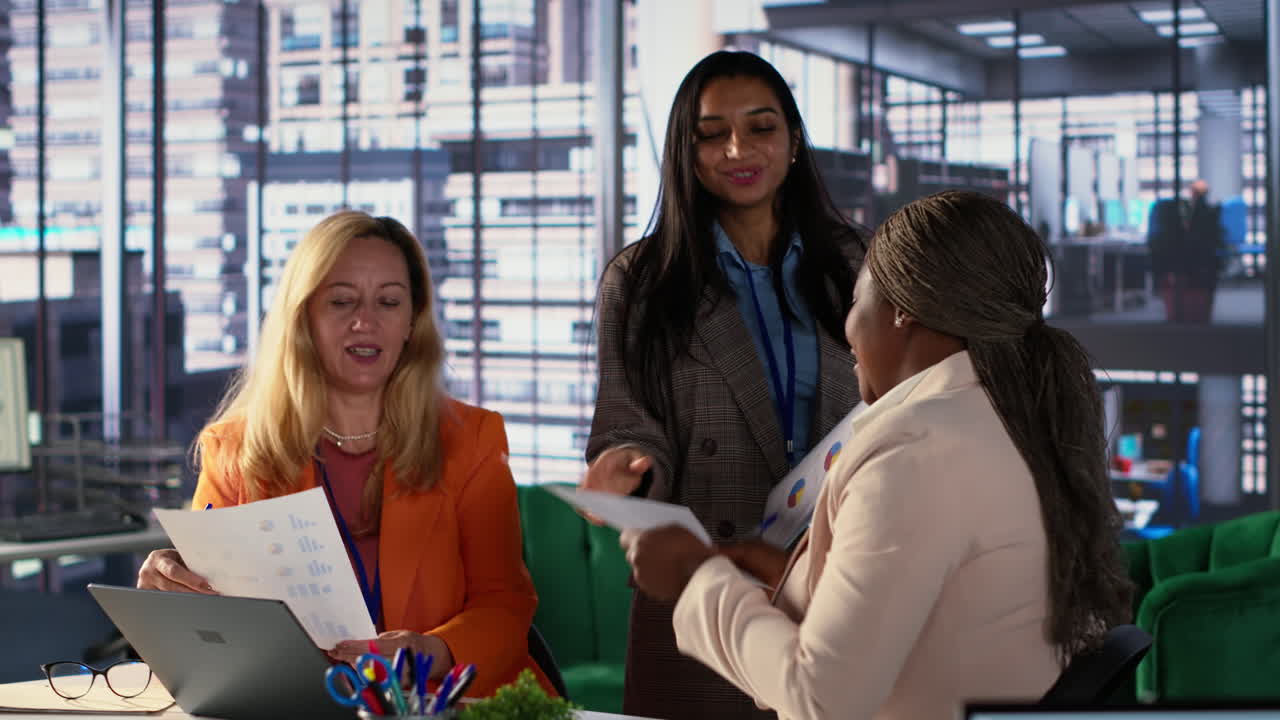 reunión de negocios en una oficina moderna