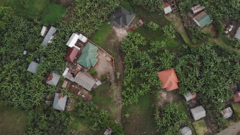 Toma-Aérea-De-Drones-Cenitales-De-Algunas-Aldeas-Rurales-Y-Fondo-Natural