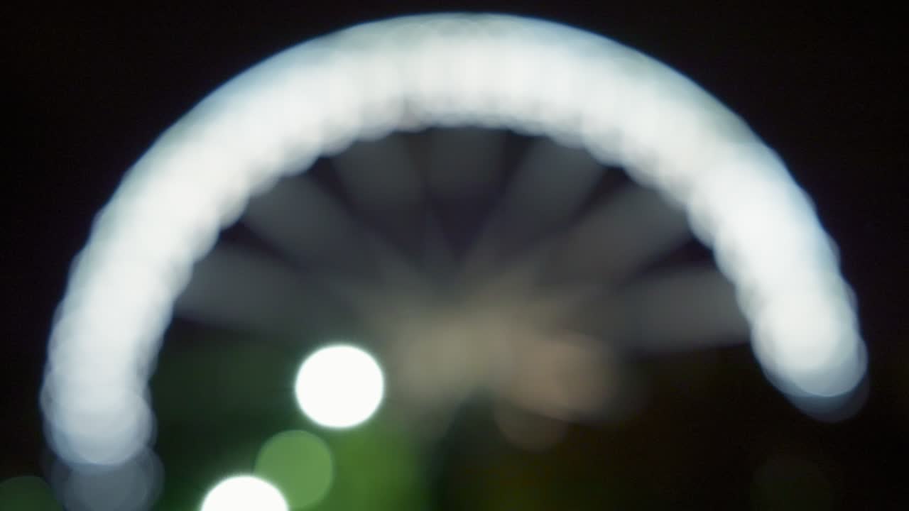 페리스 의 흐릿한 색 보케 조명