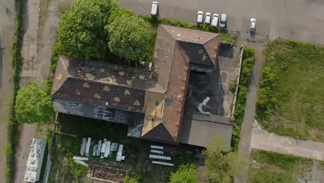 encantadora vista aérea de una histórica estructura alemana: un avión no tripulado captura la belleza atemporal