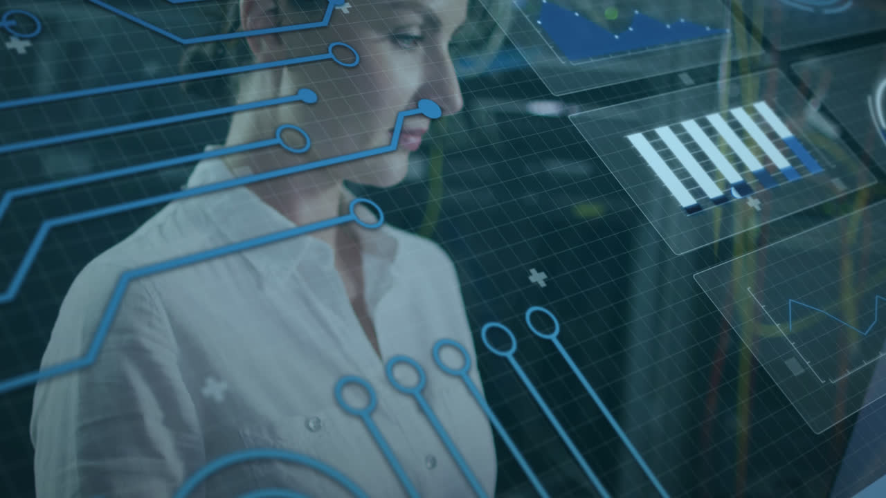 animación de gráficos, patrón de placa de circuito, ingeniera caucásica usando una computadora portátil en la sala de servidores