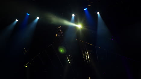 prueba de equipos de iluminación. luces parpadeantes