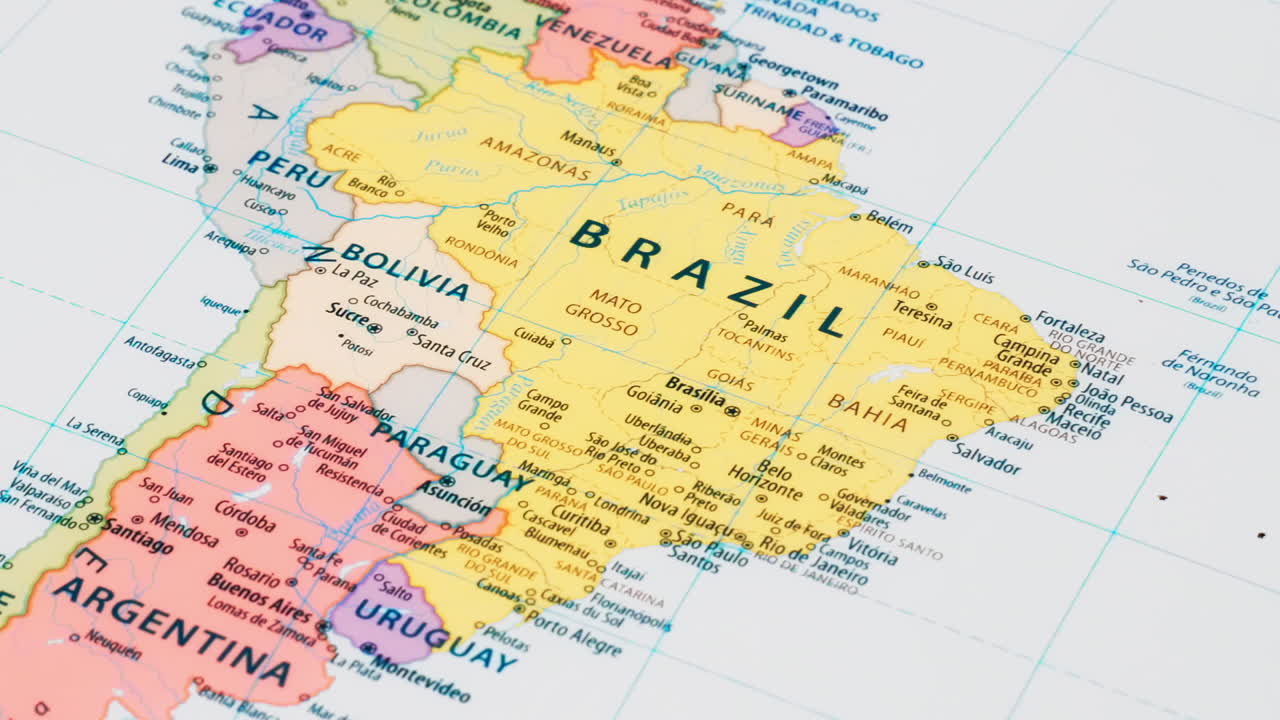 나라 의 클로즈업 세계 지도 에 있는 브라질 단어 와 수도 의 상세 한 이름