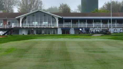 Golf-clubhouse-with-carts-outside