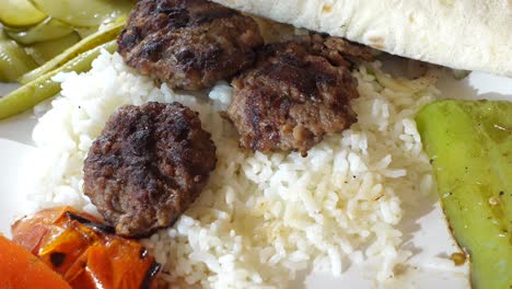 turkish meatballs with rice and vegetables