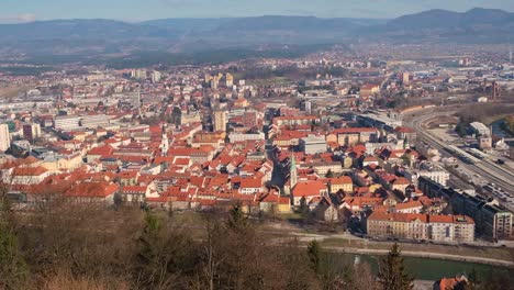 Vista-Aérea-De-La-Ciudad-De-Celje-En-Eslovenia