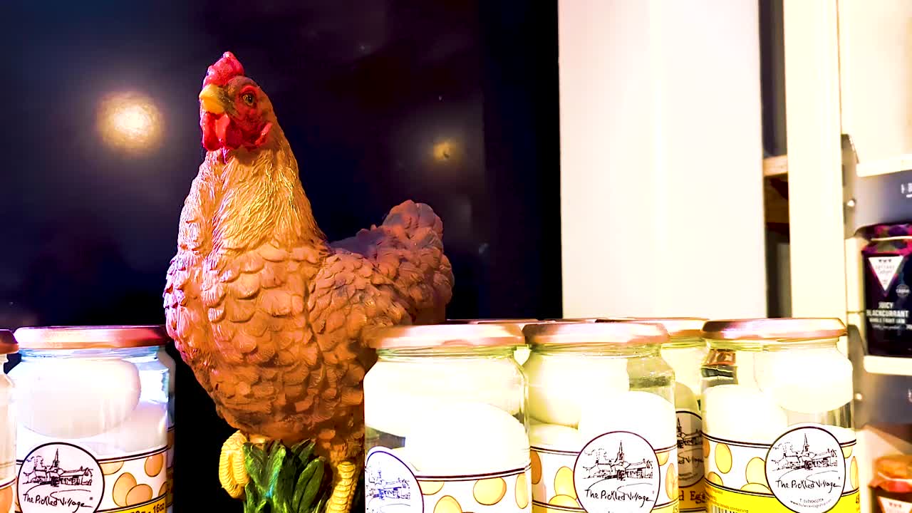 브리지미어 가든 센터 내 치킨, 낸트위치, 영국