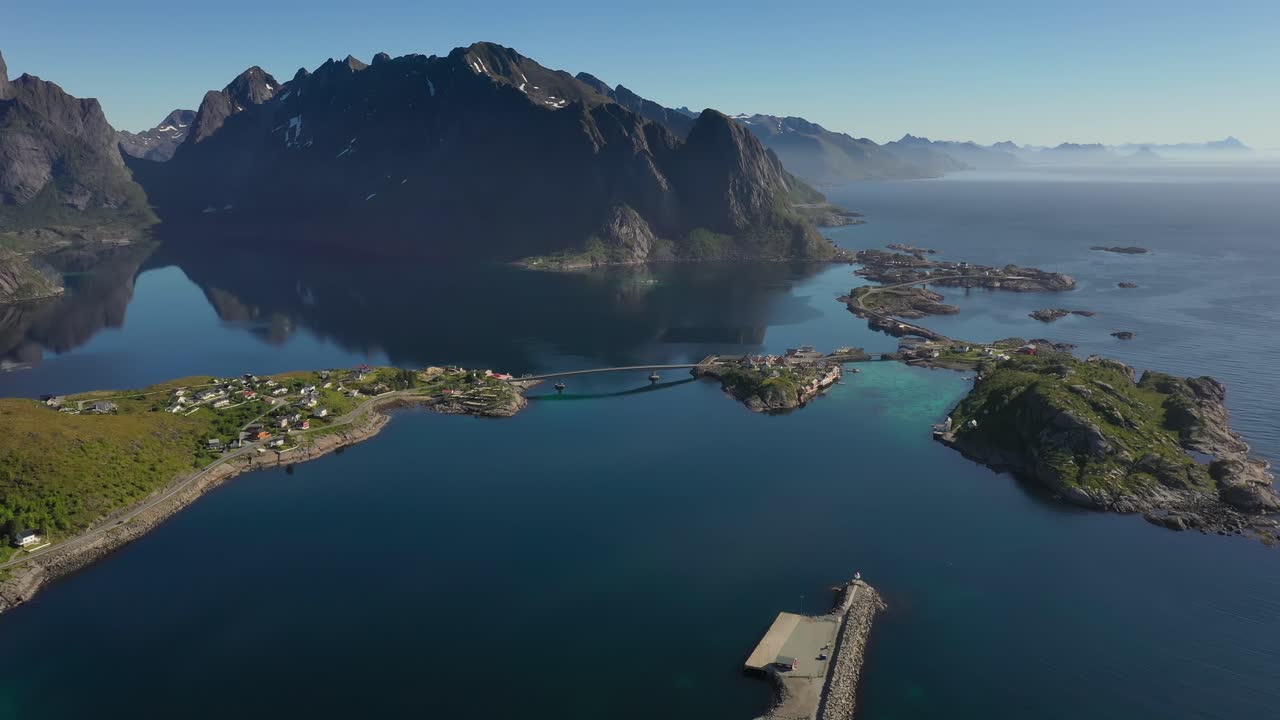 Reine Lofootit on saaristo Nordlandin läänissä, Norjassa