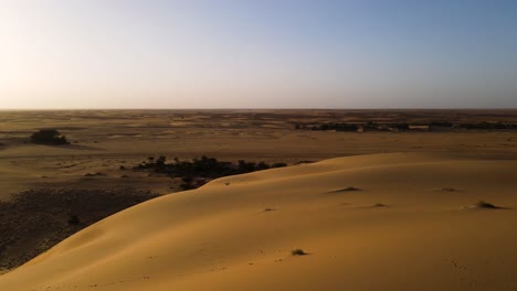 Colinas-De-Dunas-De-Arena-En-Mauritania-Desierto-Del-Sahara-En-áfrica,-Vuelo-Aéreo