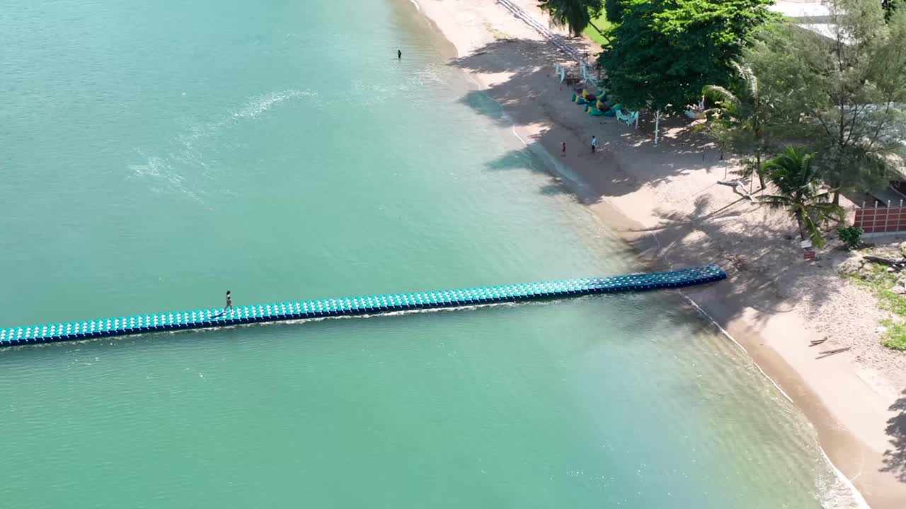 태국 푸켓 의 해변 의 드론 촬영