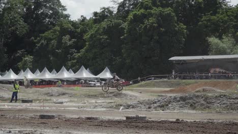serikin bau dirt bike race,kuching,borneo.