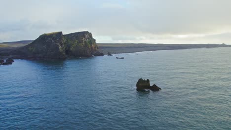 valahnukamol cliffs iceland