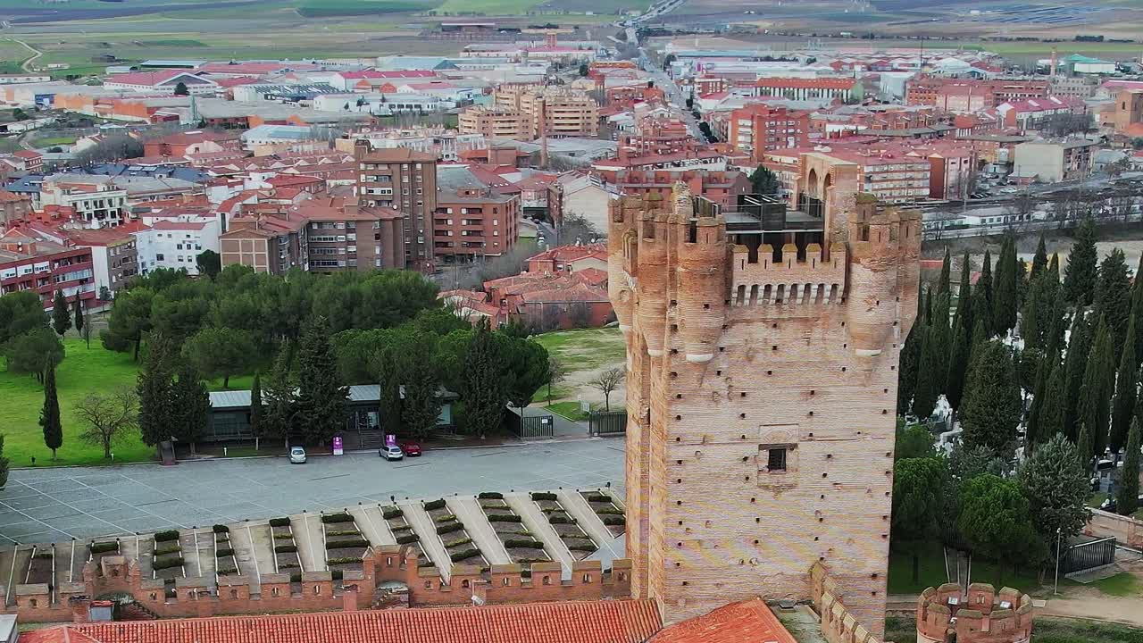 Castello de La Mota e paesaggio urbano