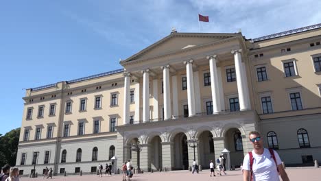el palacio real oslo noruega hyperlapse tiro | hiperlapso | cardán