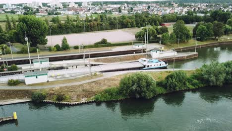 flying-around-a-floodgate-in-Frankfurt-am-Main,-Germany