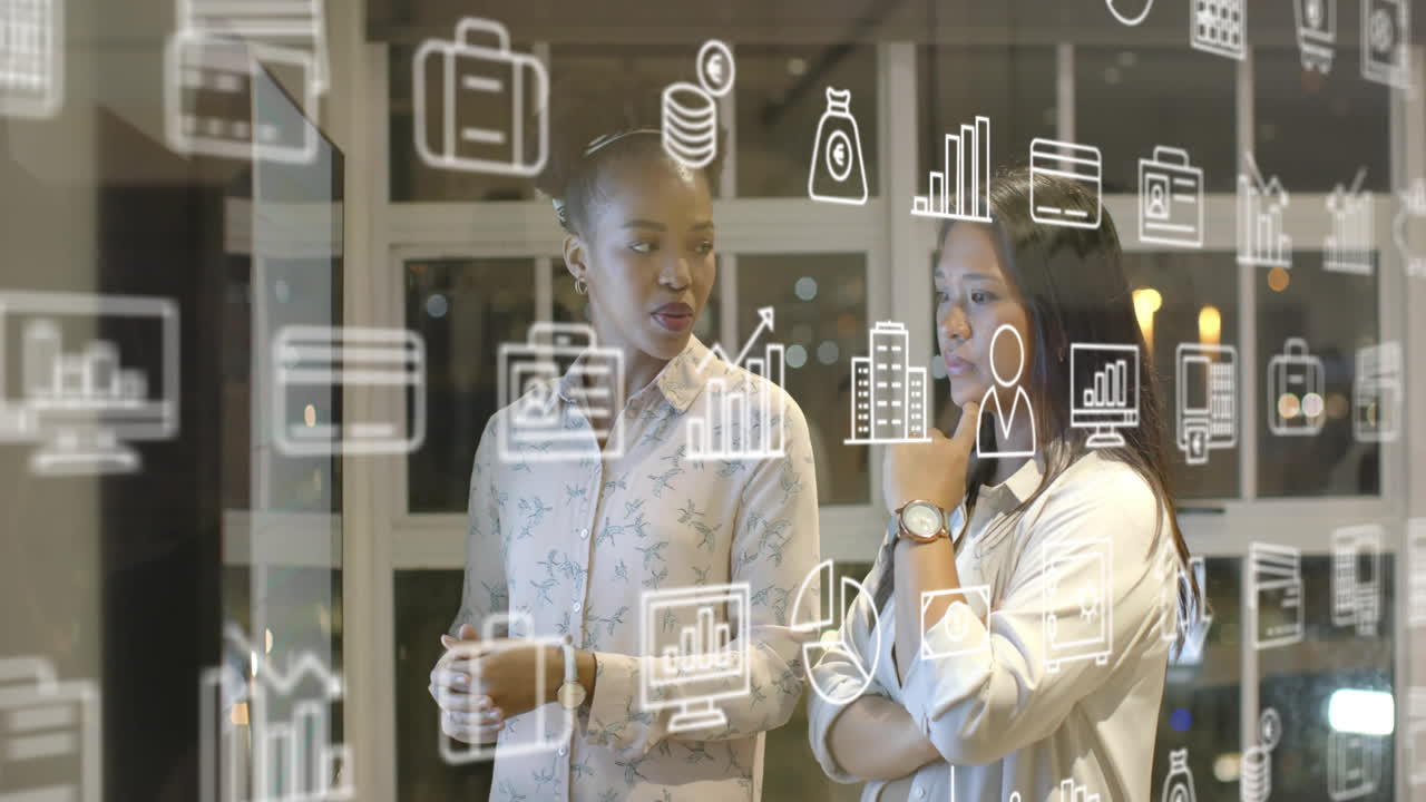 animación de la moneda y el procesamiento de datos sobre diversas mujeres empresarias en la oficina