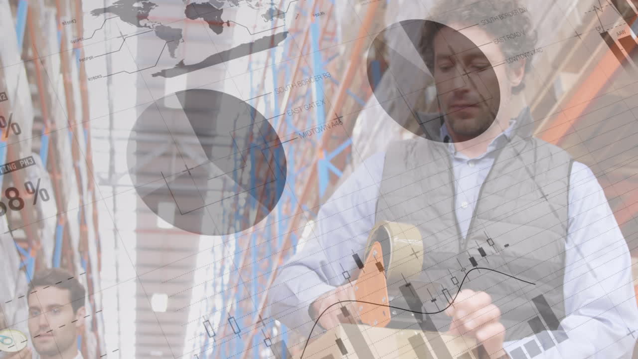 창고에서 포장 상자를 포장하는 백인 남성 감독자에 대한 통계 데이터 처리