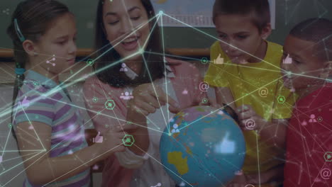animación de la red de conexiones entre diversos escolares y maestras con el mundo