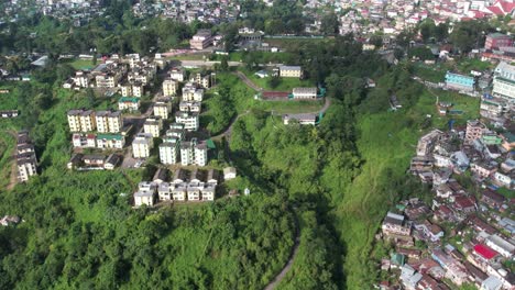 Aérea-De-La-Ciudad-De-Nagaland-Con-Vegetación