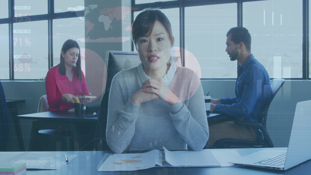 사무실에서 다양한 비즈니스 사람들에 대한 데이터 처리의 애니메이션