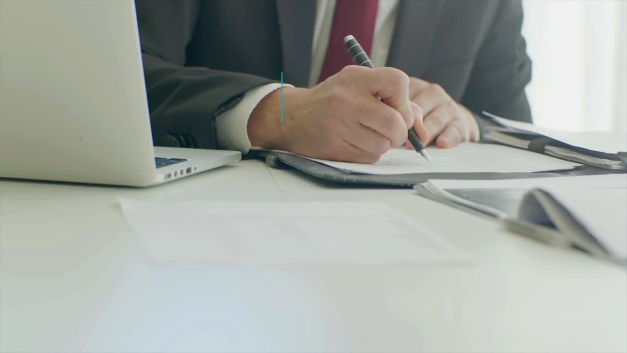 Un modello video moderno progettato per contenuti con titoli a elenco
