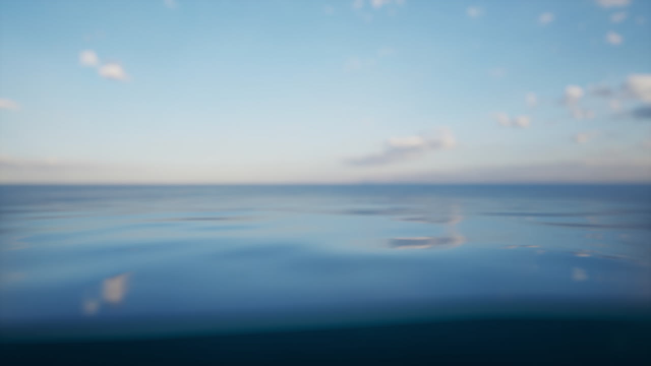 은 하늘 아래의 조용한 바다