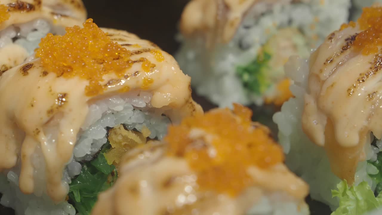 deliciosos rollos de sushi