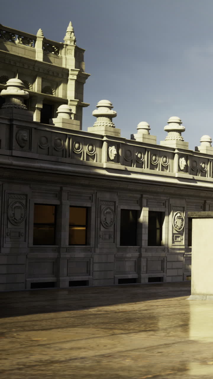 Visita a edifício histórico com detalhes arquitetônicos e cenário urbano.