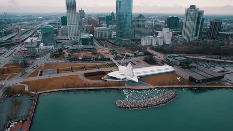 aerial milwaukee art museum structure