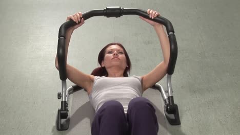 mujer haciendo ejercicio