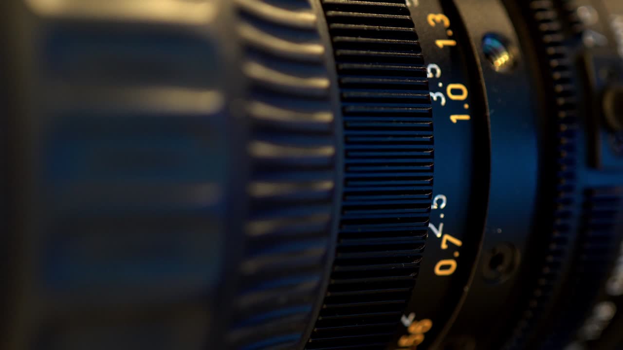 Video camera - using the Zoom and Focus