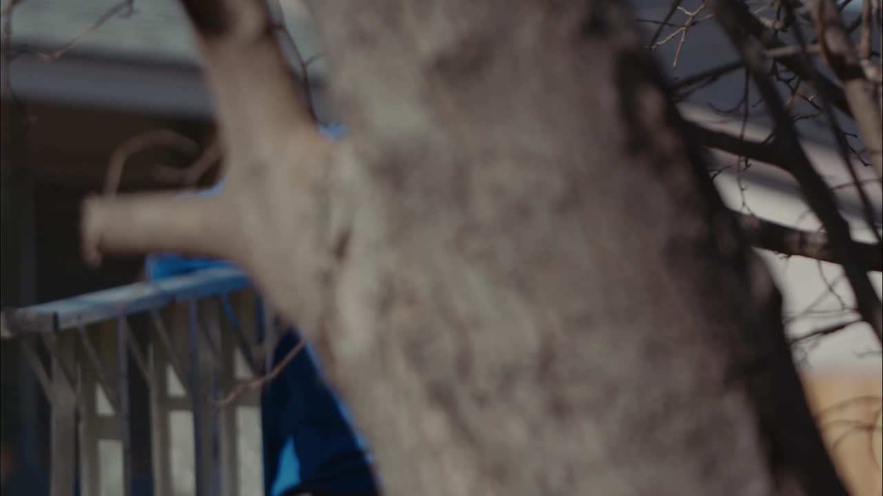 사다리를 옮기는 것