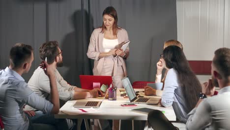 presentación de una reunión de negocios