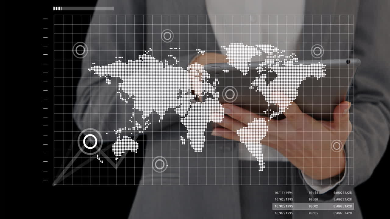 태블릿을 사용하는 사업가에 대한 데이터 처리와 함께 화면의 애니메이션