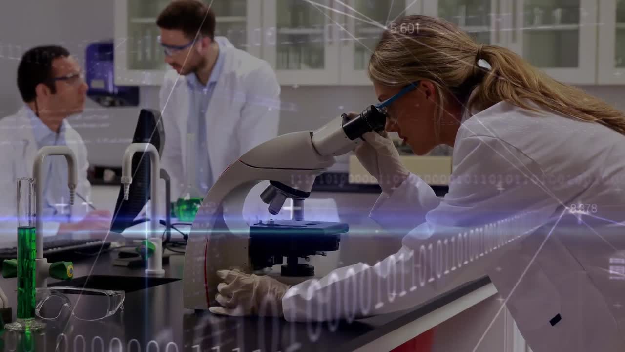 animación del procesamiento de datos digitales en un grupo diverso de científicos