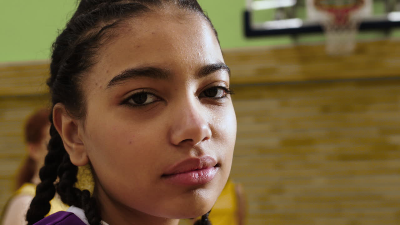 아프리카계 미국인 소녀의 모습을 클로즈업