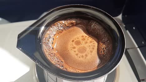 Slowmotion-of-a-boiling-coffee