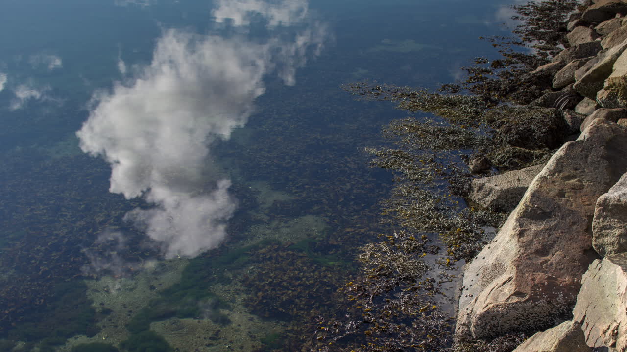 노르웨이 바위 반사 00