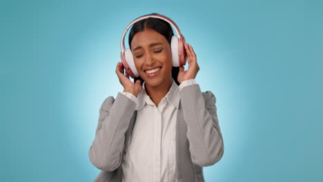 Business-woman,-dance-and-listening-to-headphones