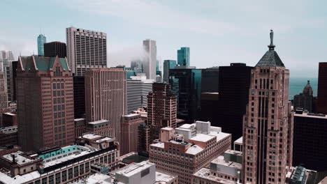 Filmische-4K-Schleife-Von-Chicago,-Die-Drohnenaufnahmen-Von-Wolkenkratzern-Aus-Der-Luft-Zeigt