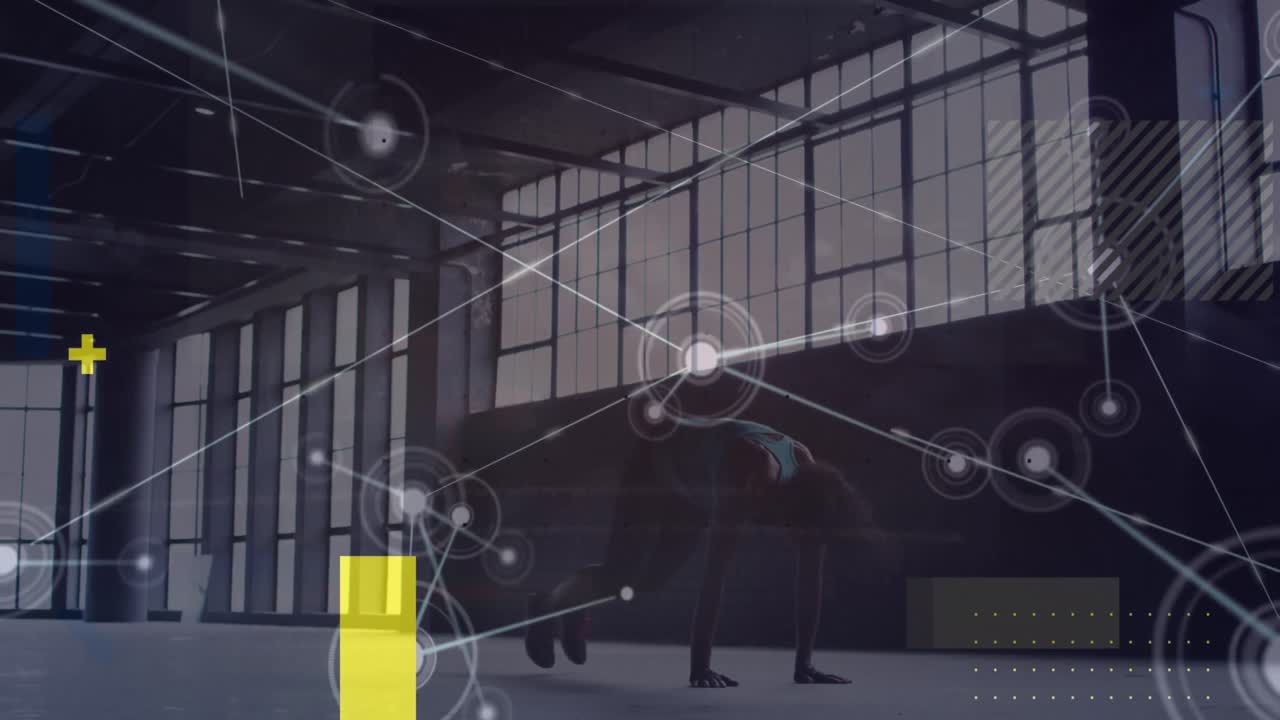 animación del procesamiento de datos sobre la mujer afroamericana ejercitando