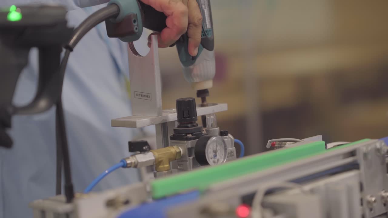 trabajando en máquina convertbelt