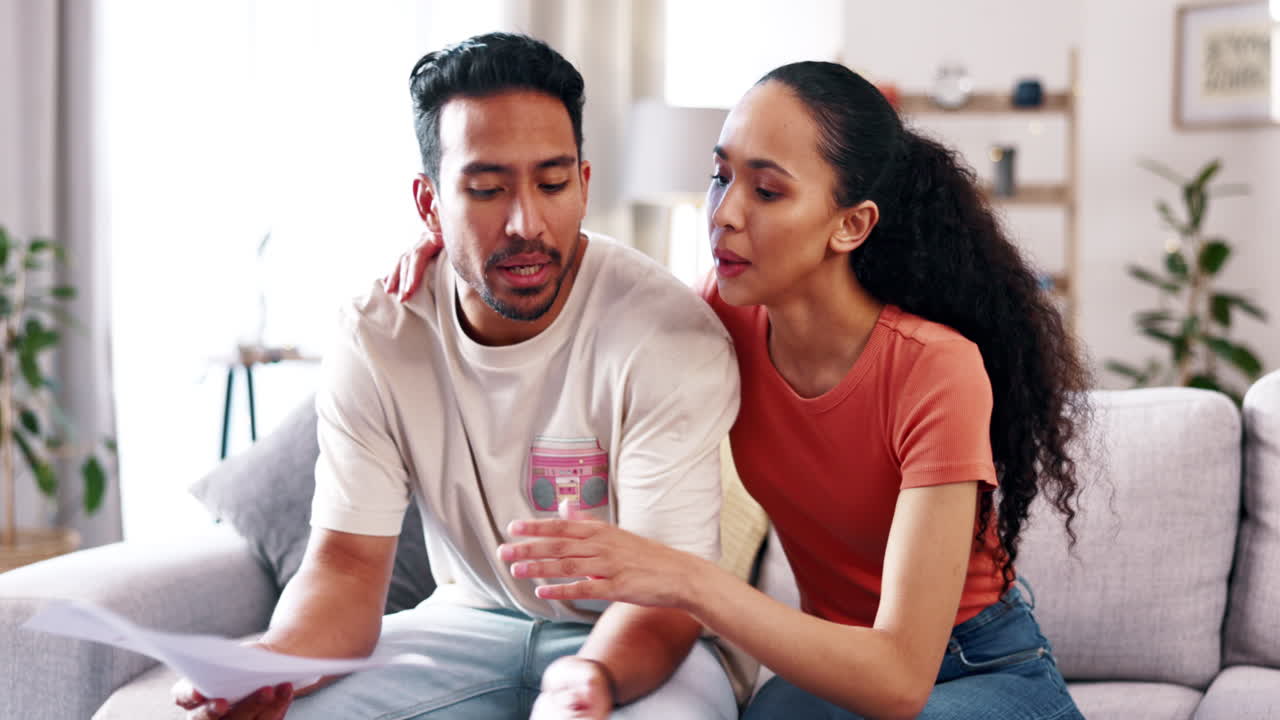 pareja, deudas y documentos